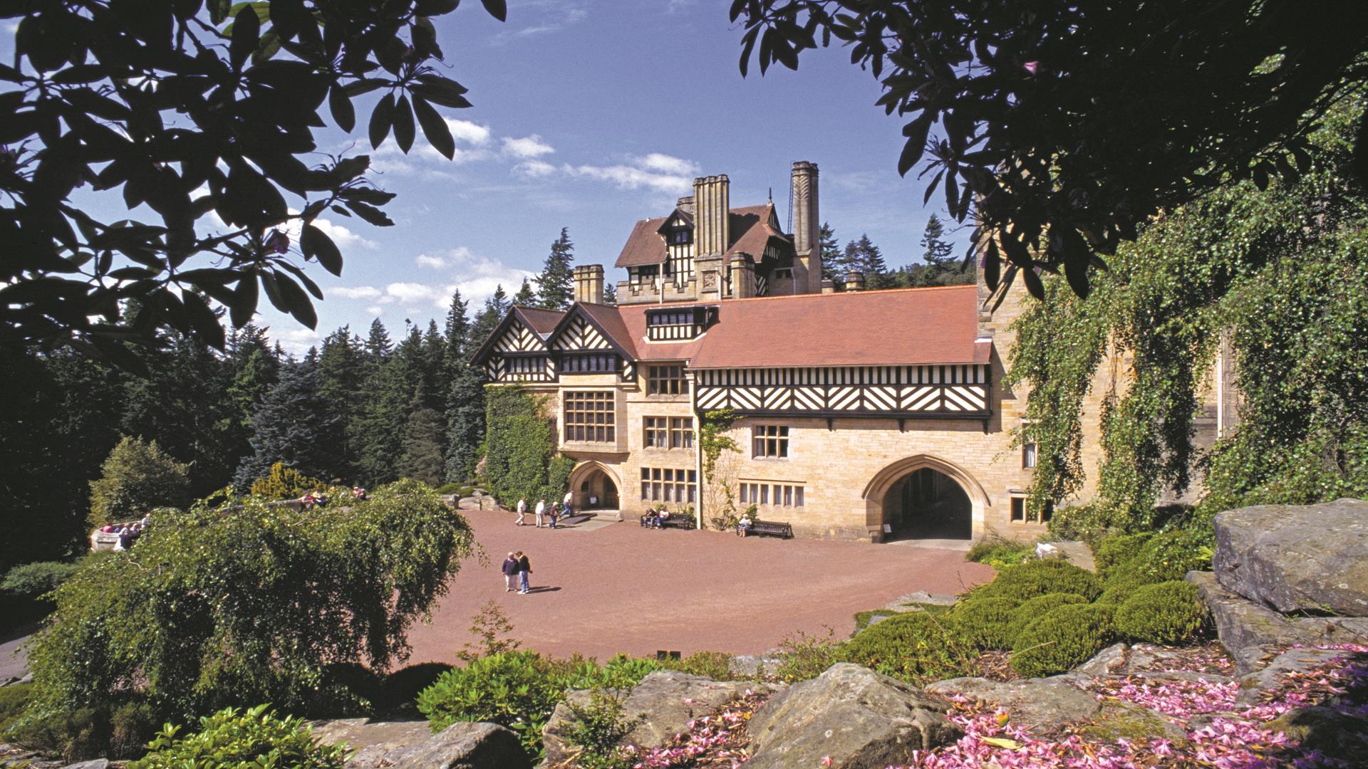 coach holidays to cragside house